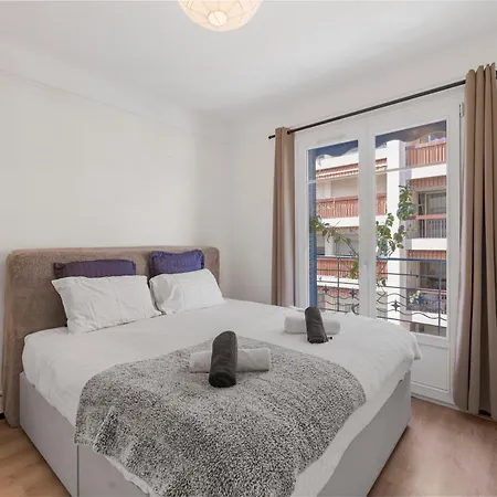 Apartment 3 Pieces, & Vieil A Pied